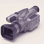 The 50 Best Tech Products of All Time // Sony Handycam DCR-VX1000 (1995) (© PC World)